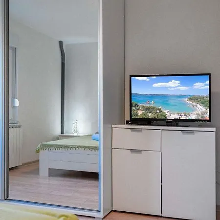 Mladen-1 By Interhome Lägenhet Vodice