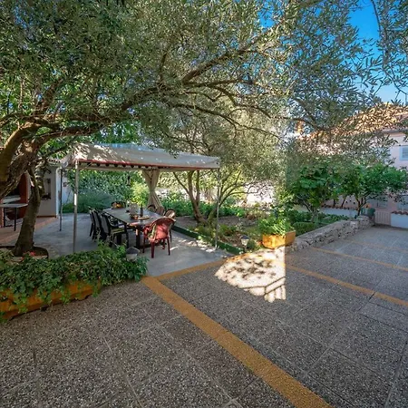 Mladen-1 By Interhome * Vodice