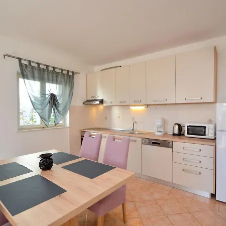 Mladen-1 By Interhome Lägenhet