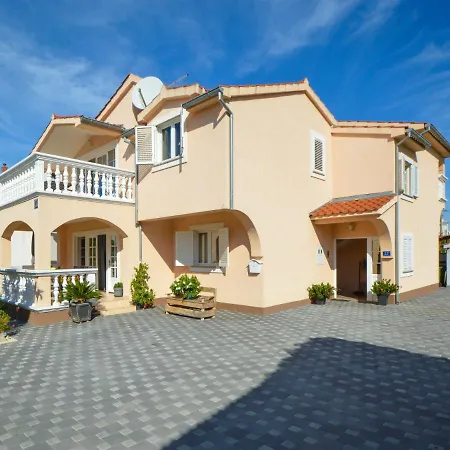 Mladen-1 By Interhome Lägenhet