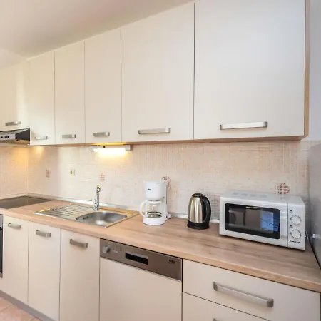 Appartement Mladen-1 By Interhome