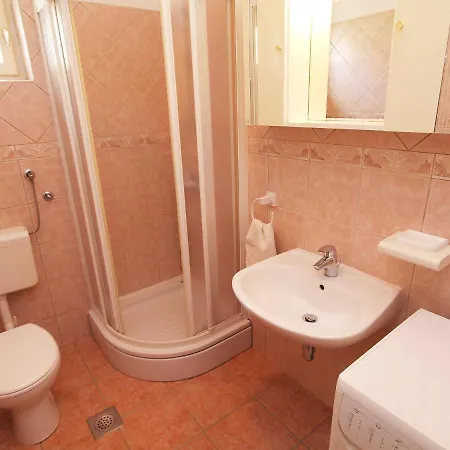 Mladen-1 By Interhome Lägenhet