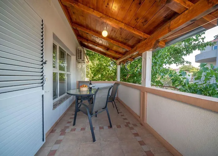 Mladen-1 By Interhome * Vodice