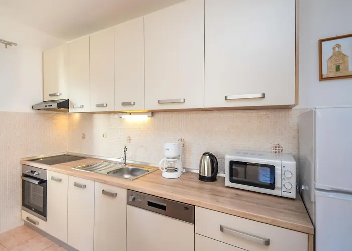 Appartement Mladen-1 By Interhome